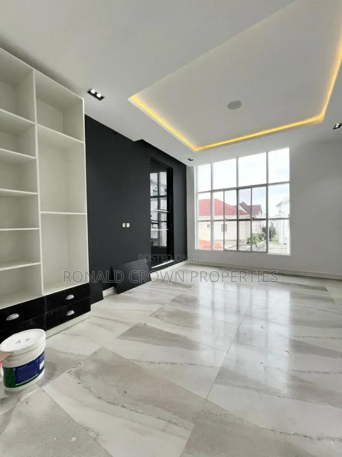 5bdrm Duplex in Osapa london for sale in Osapa london