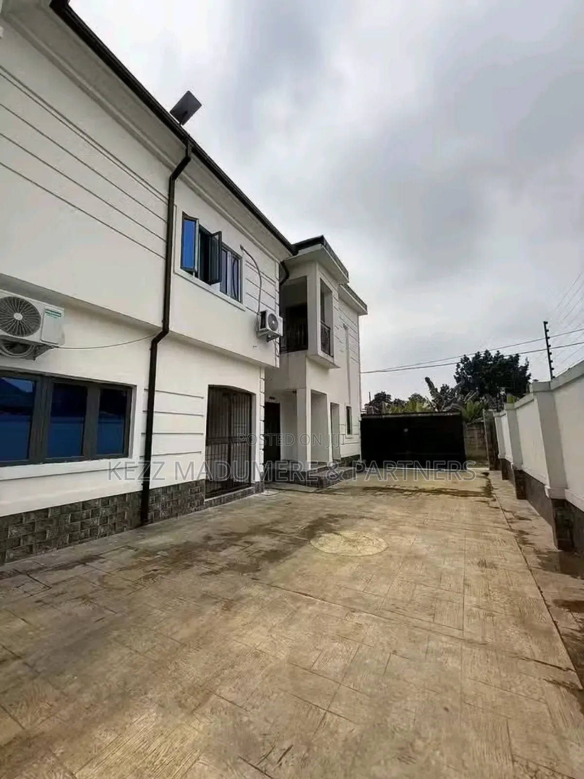 9bdrm Block of Flats in Alakahia ,Near for sale in Port-Harcourt