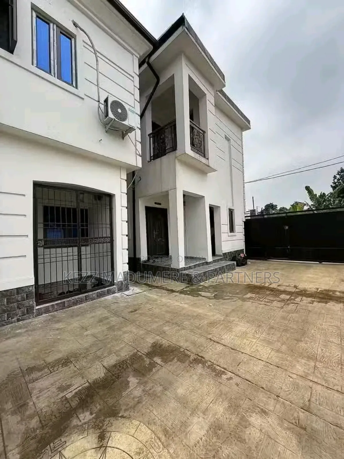 9bdrm Block of Flats in Alakahia ,Near for sale in Port-Harcourt