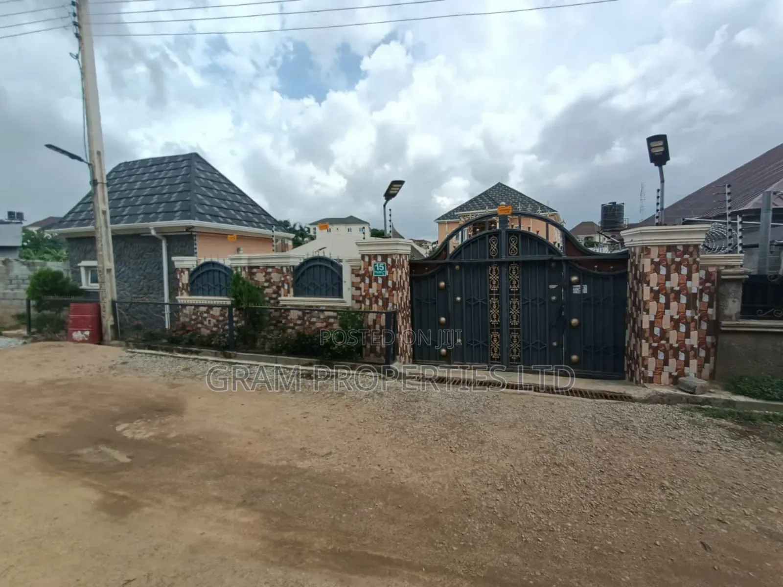 5bdrm Duplex in Dawaki for sale in Dawaki