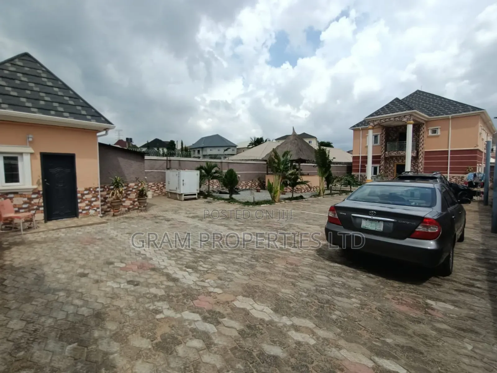 5bdrm Duplex in Dawaki for sale in Dawaki