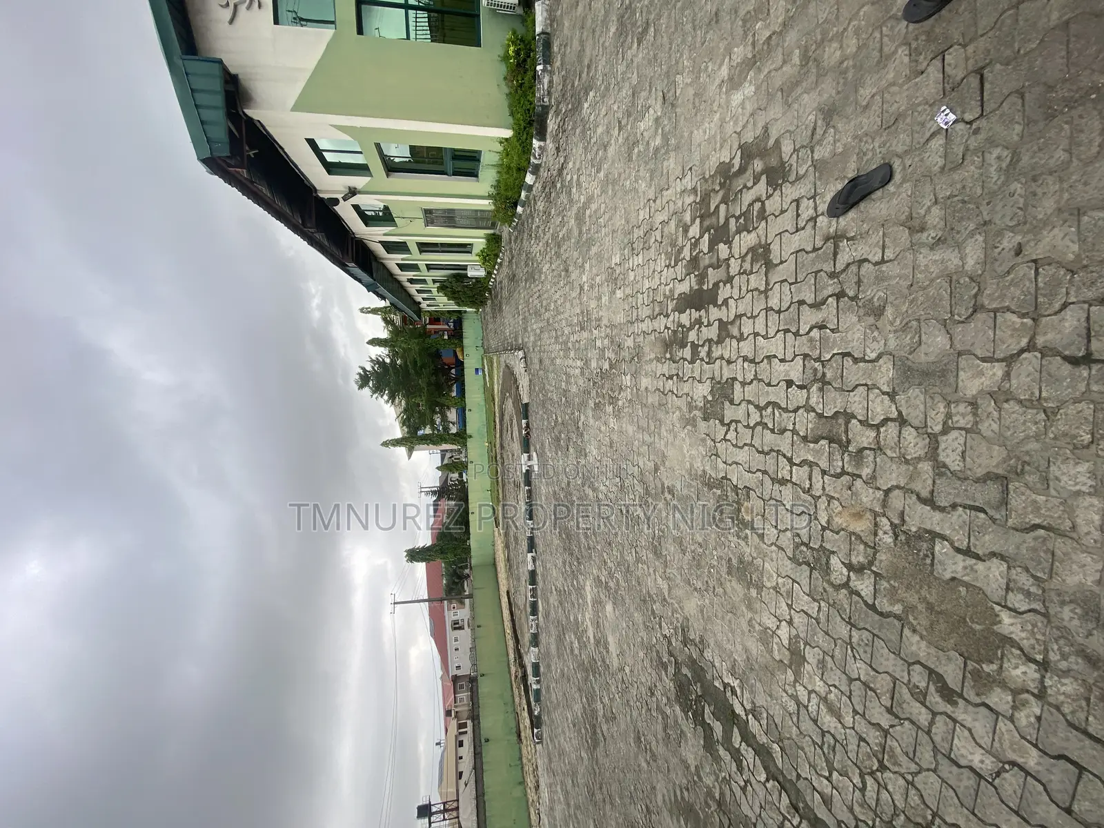 Warehouse to Let in Ajah