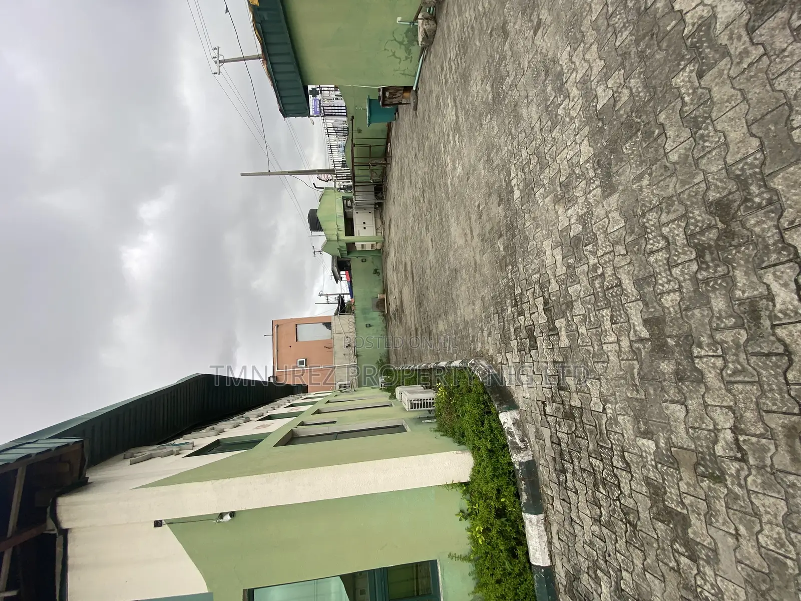 Warehouse to Let in Ajah