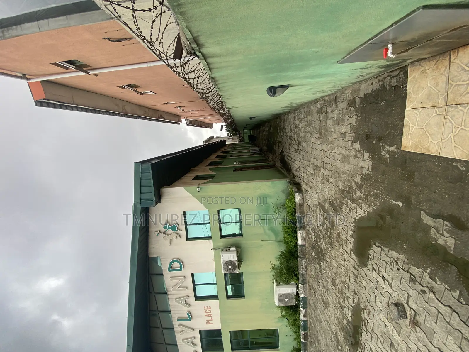 Warehouse to Let in Ajah