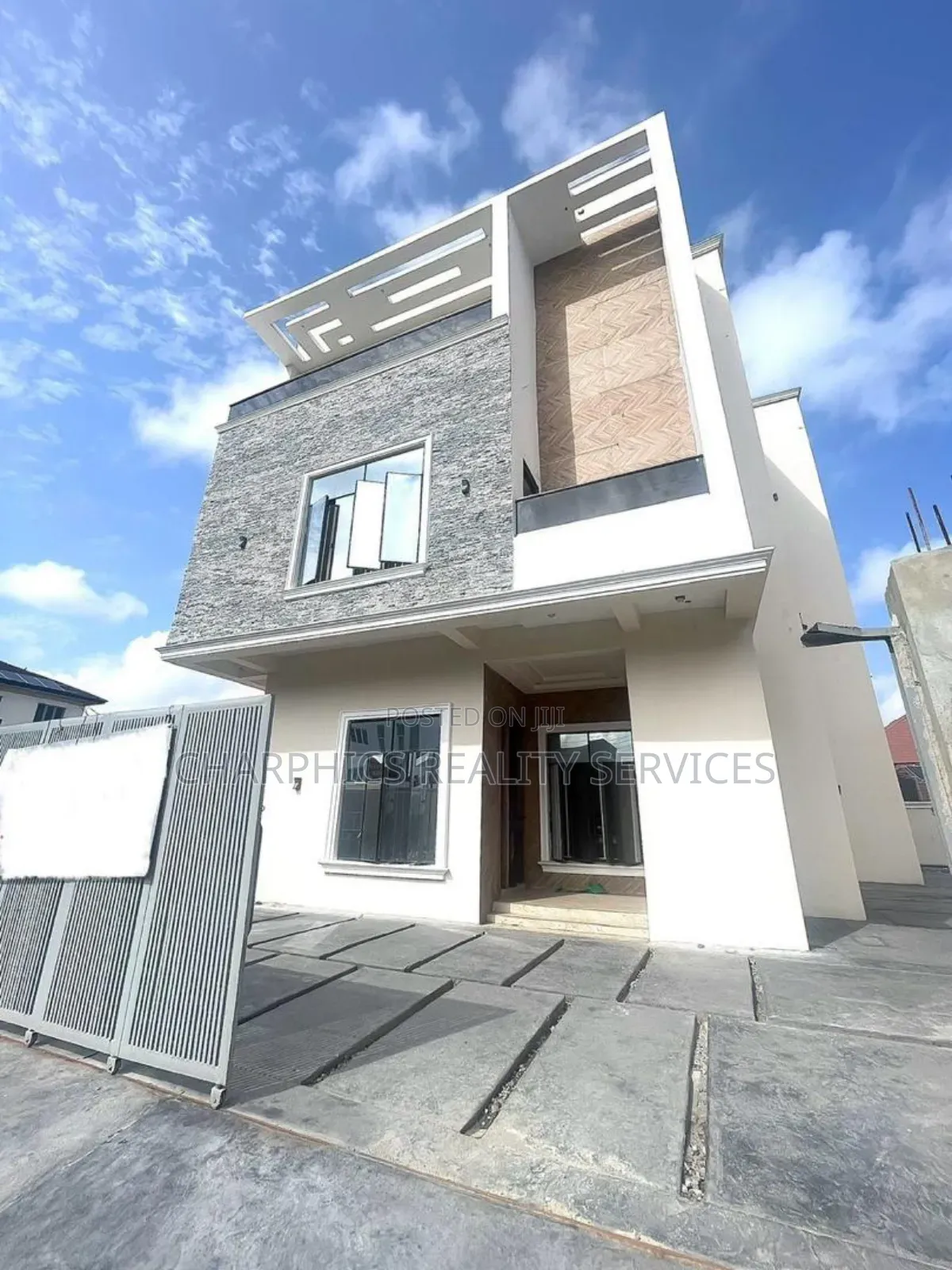 5bdrm Duplex in Lekki Phase 1 for sale in Lekki Phase 1