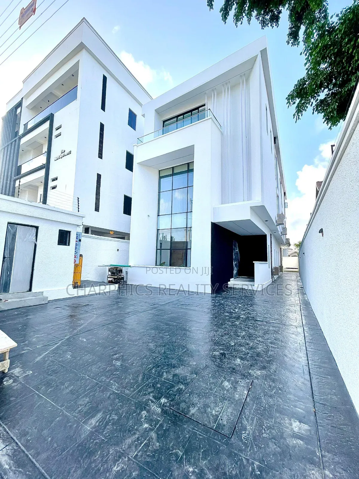 5bdrm Duplex in Lekki for sale in Lekki