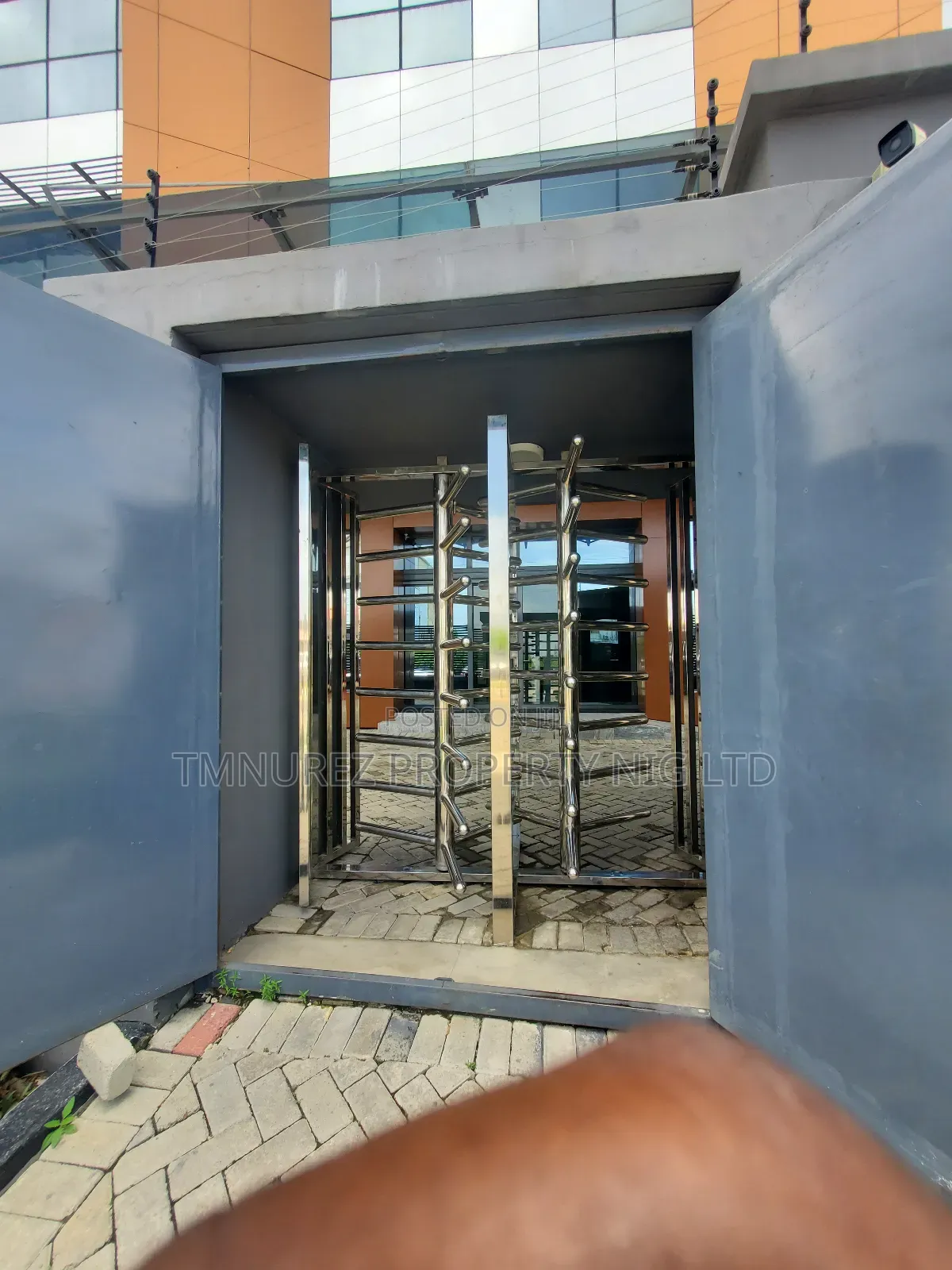 Strictly Office Place for Rent at Lekki Phase1 in Lekki Phase 1