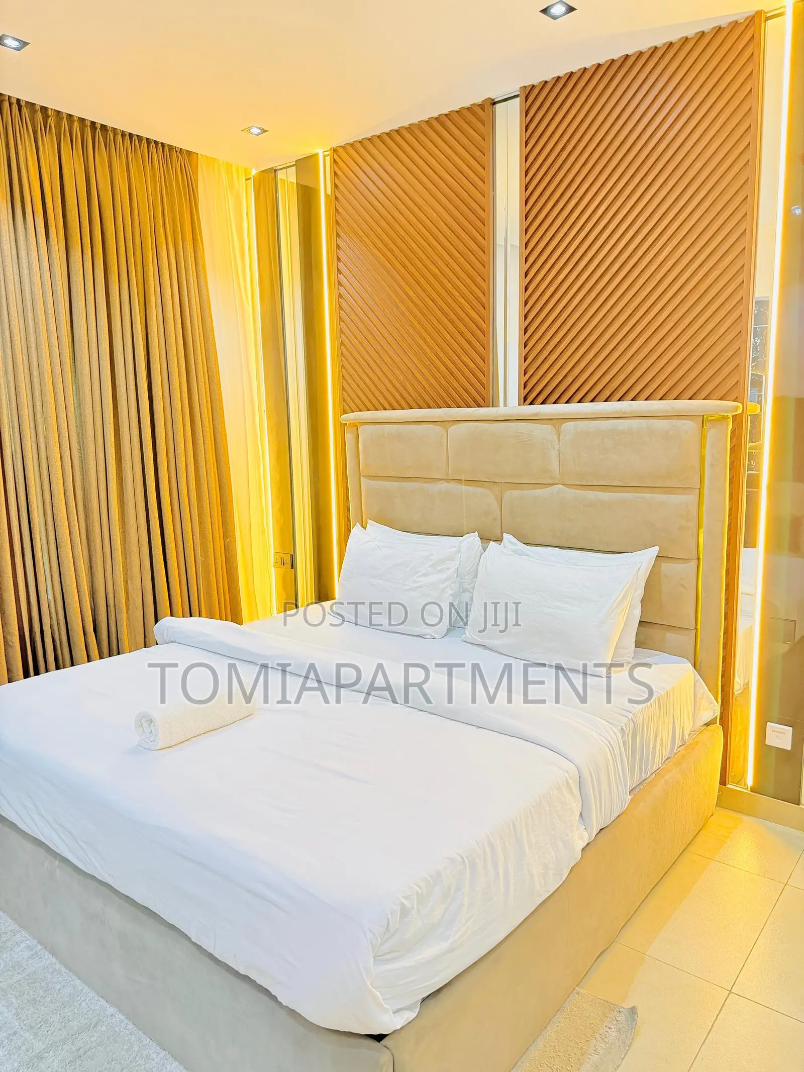 Luxury 1 Bedroom Waterfront Shortlet With Pool, Gym Cinema in Lekki