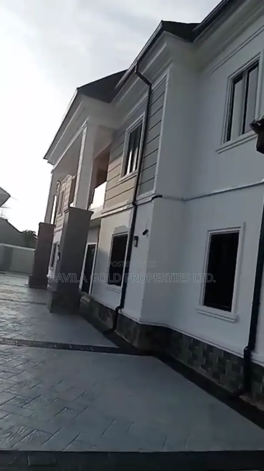 12bdrm Block of Flats in Benin City for sale in Benin City