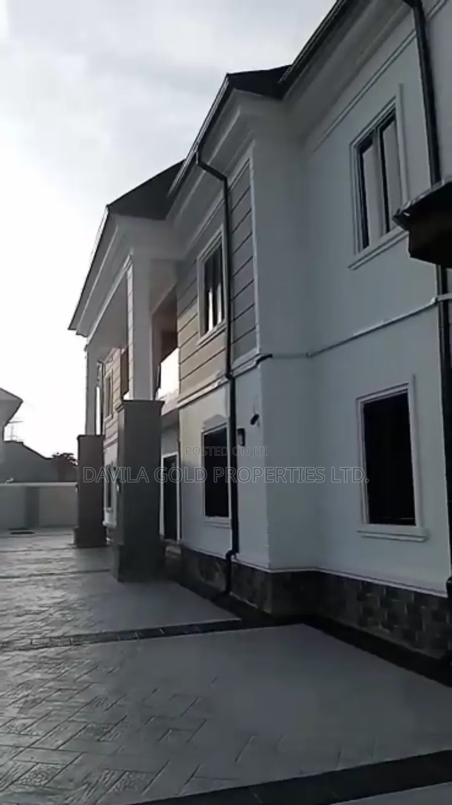 12bdrm Block of Flats in Benin City for sale in Benin City