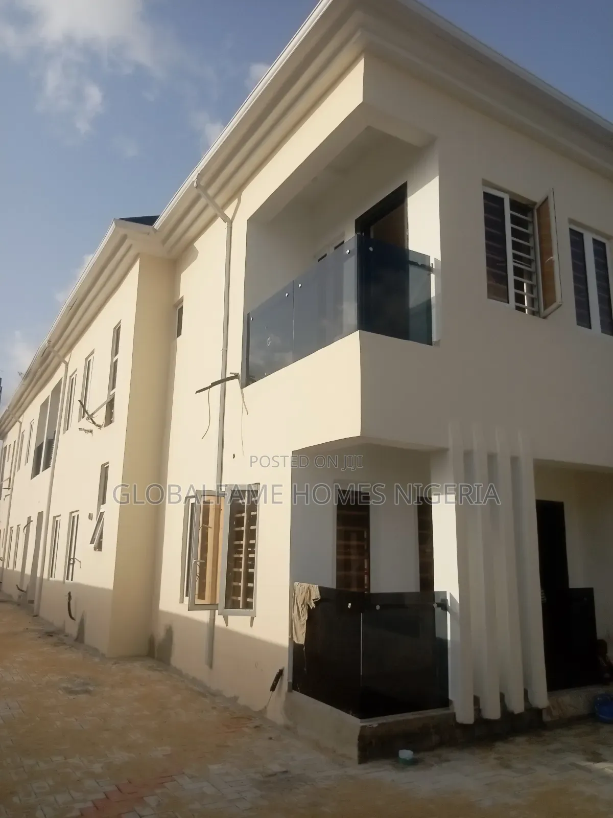 3bdrm Duplex in In A Secured Estate for rent in Lakowe