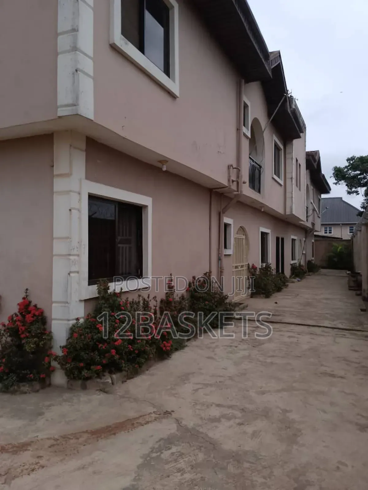 Furnished 3bdrm Block of Flats in Ojodu Berger for sale in Berger