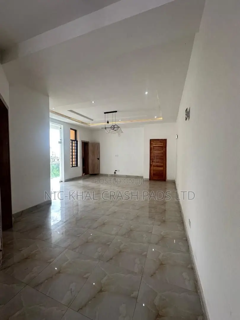 2bdrm Apartment in Lekki Chevron Toll for sale in Chevron