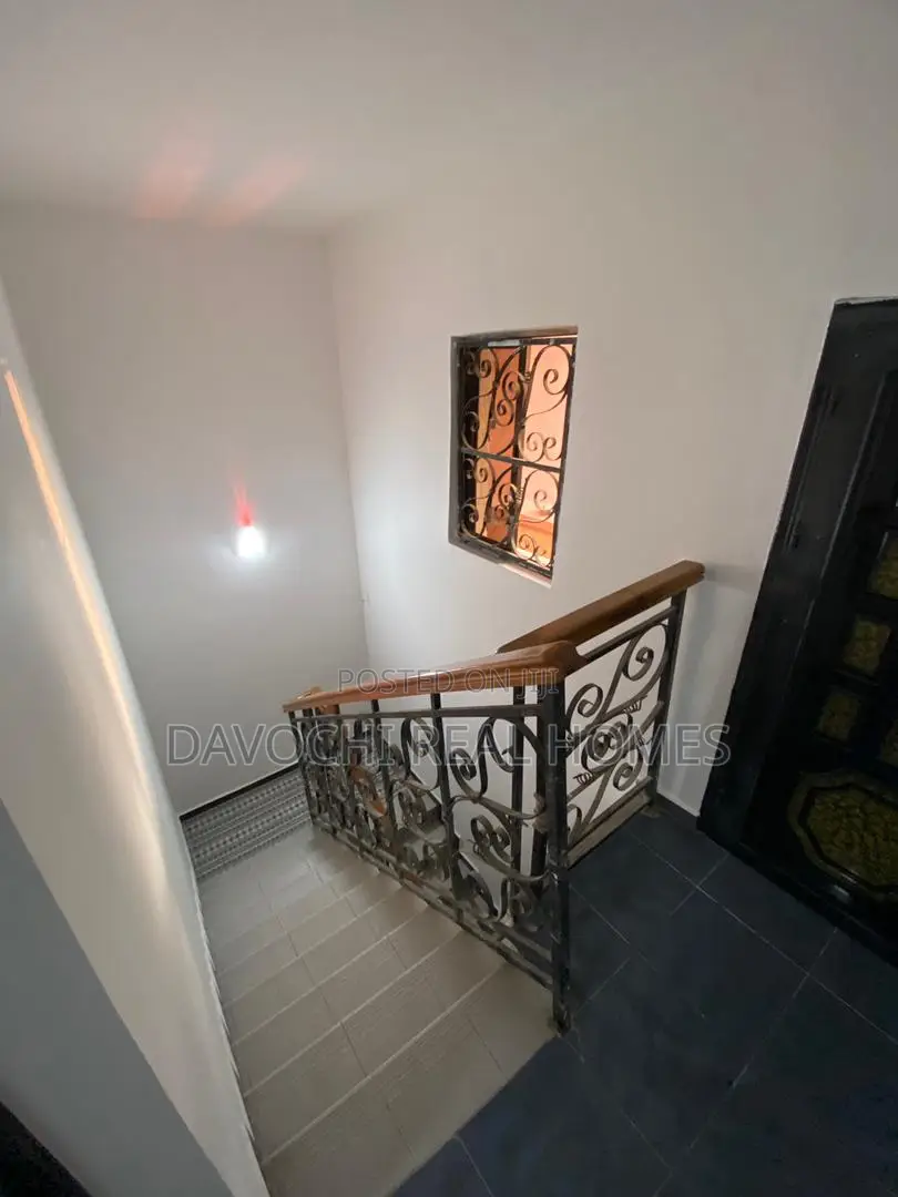 5bdrm Duplex in Ikota for rent in Ikota