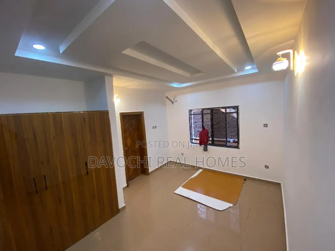 5bdrm Duplex in Ikota for rent in Ikota