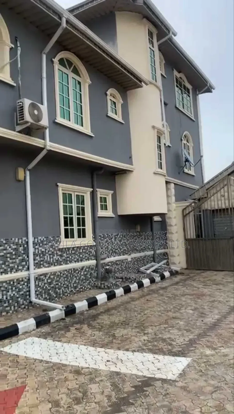 8bdrm Duplex in Benin City for sale in Benin City