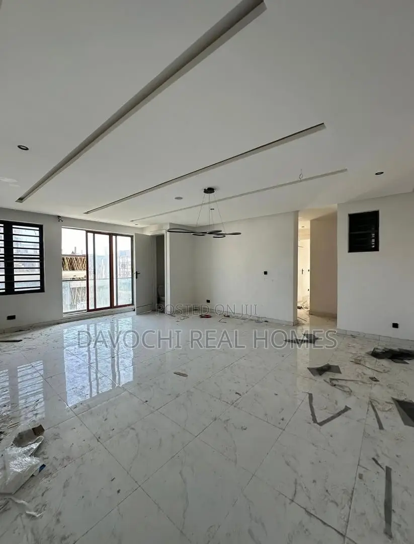 2bdrm Apartment in Orchid Road, Lekki Phase 2 for rent in Lekki Phase 2