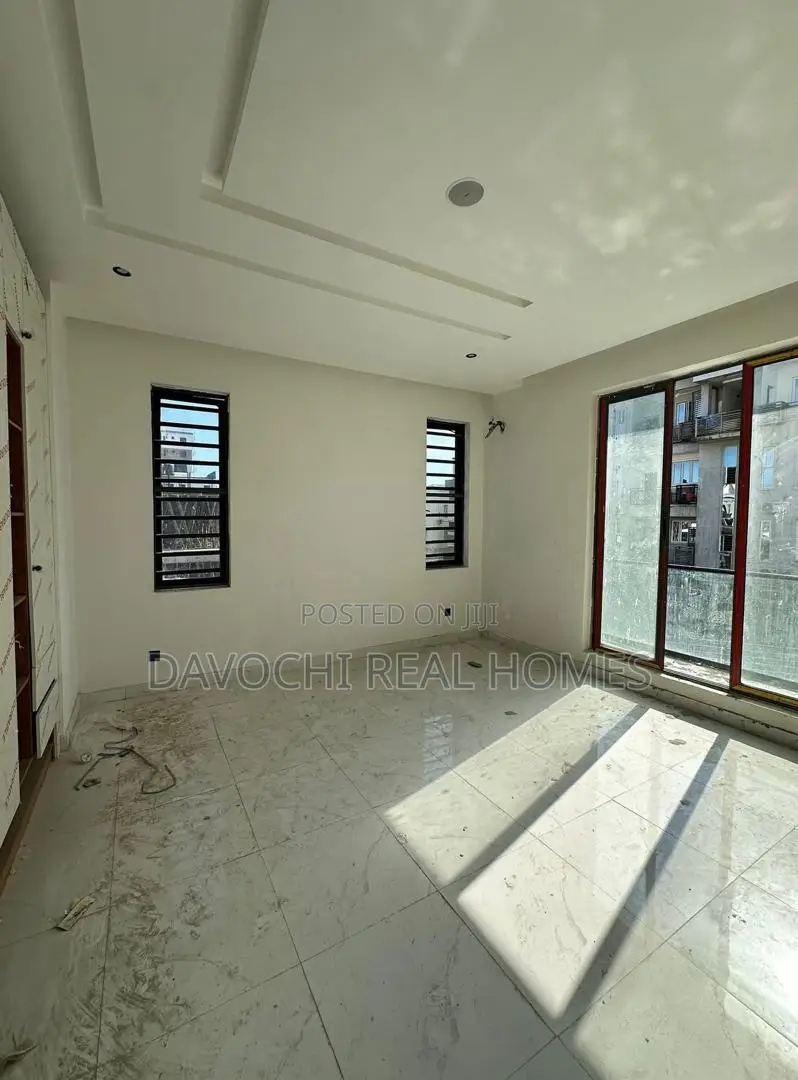 2bdrm Apartment in Orchid Road, Lekki Phase 2 for rent in Lekki Phase 2