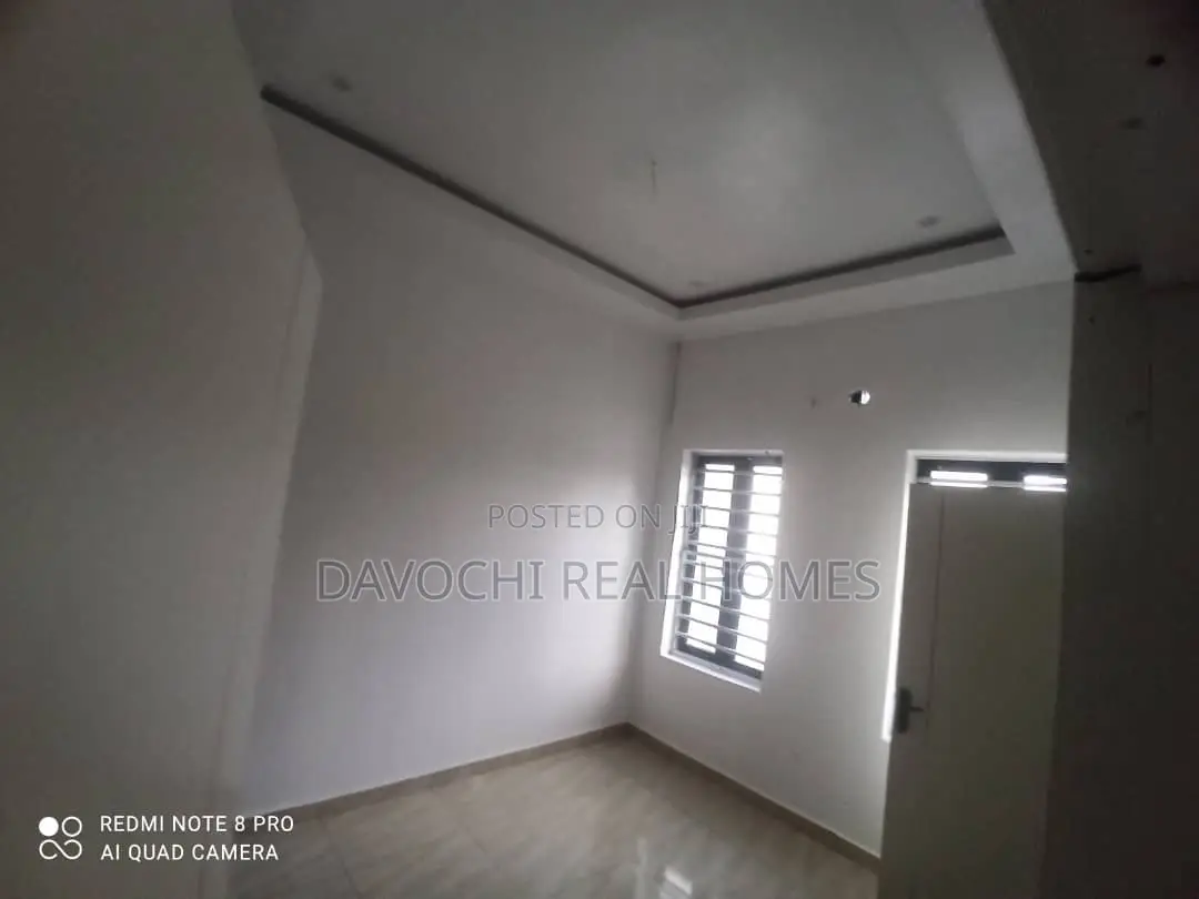 4bdrm Duplex in Chevron for rent in Chevron