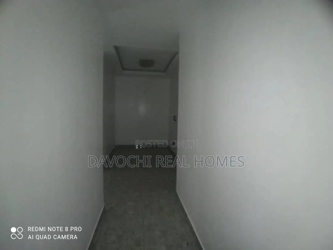 4bdrm Duplex in Chevron for rent in Chevron