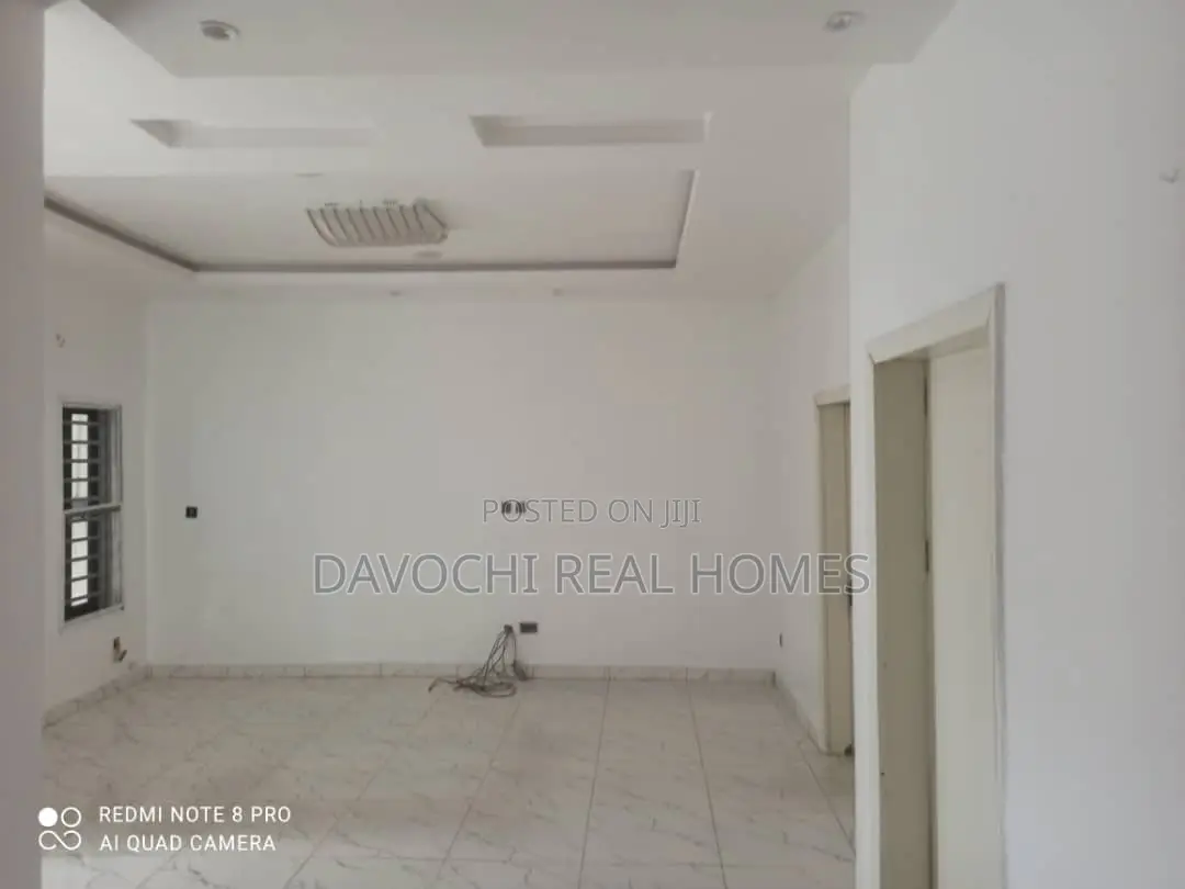 4bdrm Duplex in Chevron for rent in Chevron