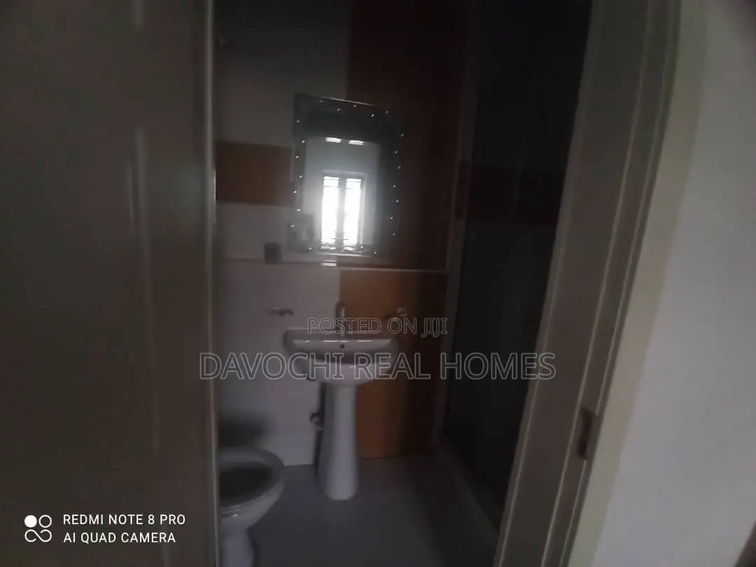 4bdrm Duplex in Chevron for rent in Chevron