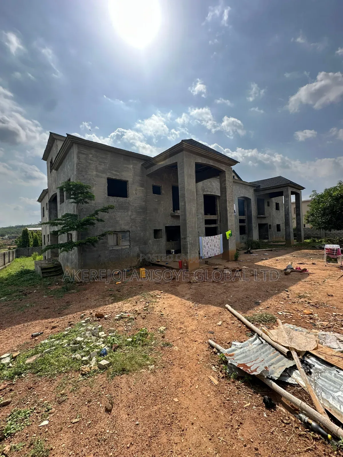 10bdrm Duplex in Main Lifecamp for sale in Life Camp