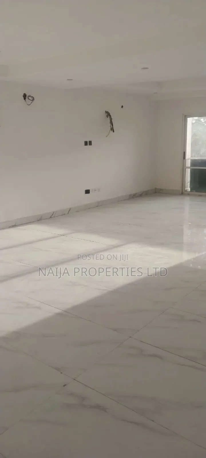 3bdrm Apartment in Off Awolowo Rd Ikoyi for sale in Ikoyi