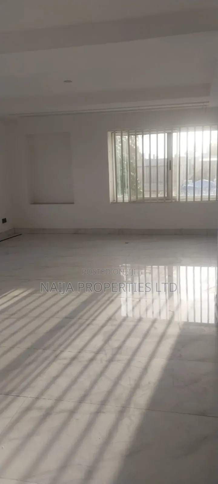 3bdrm Apartment in Off Awolowo Rd Ikoyi for sale in Ikoyi