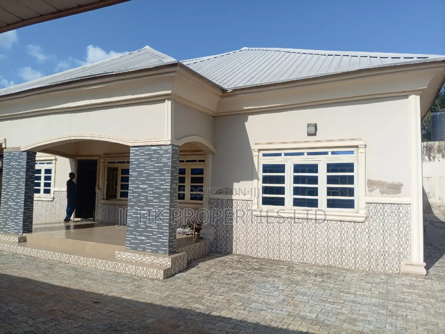 3bdrm Bungalow in Naka Road, Makurdi for sale in Makurdi