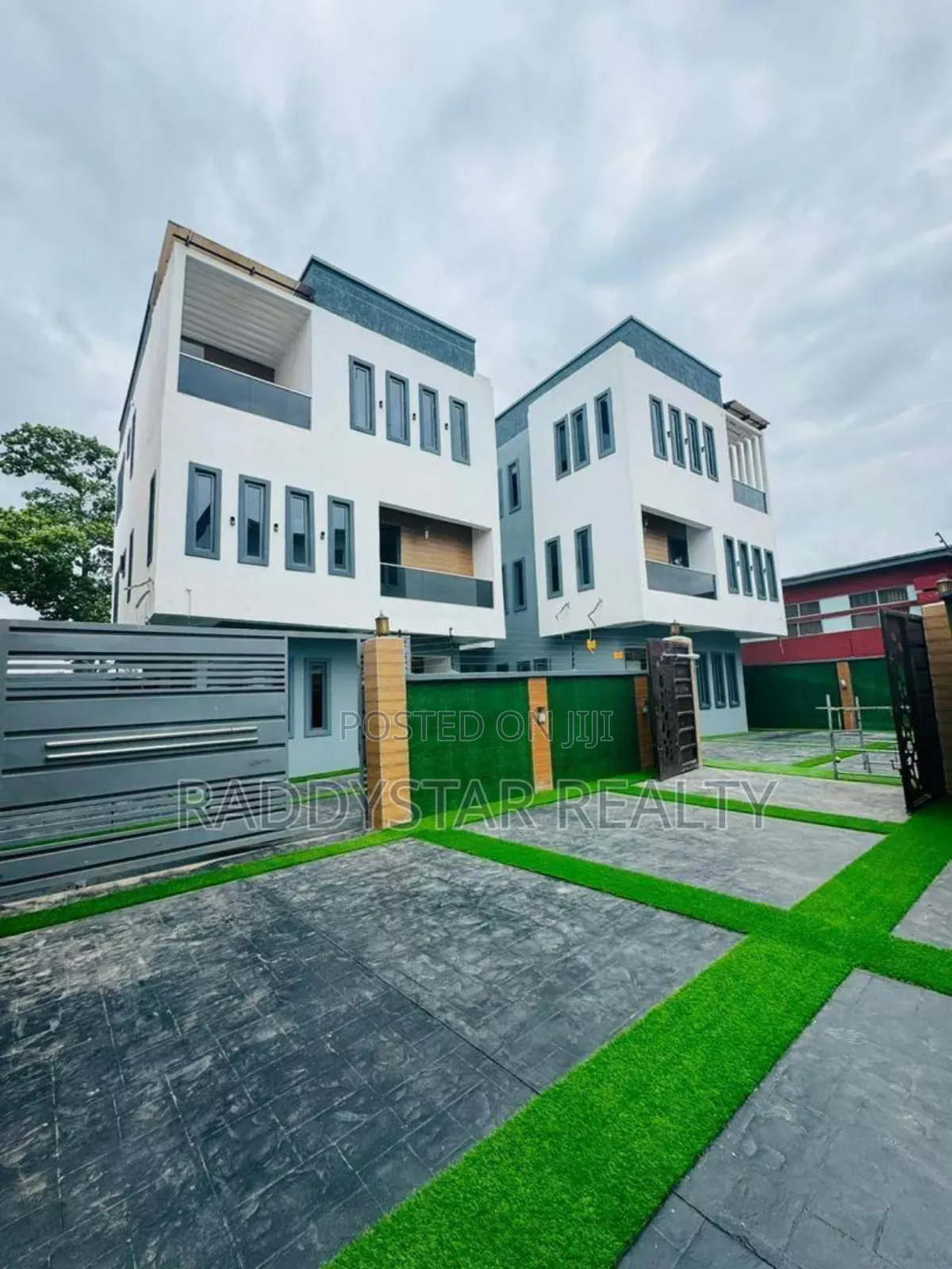 5bdrm Duplex in Adeniyi Jones for sale in Adeniyi Jones