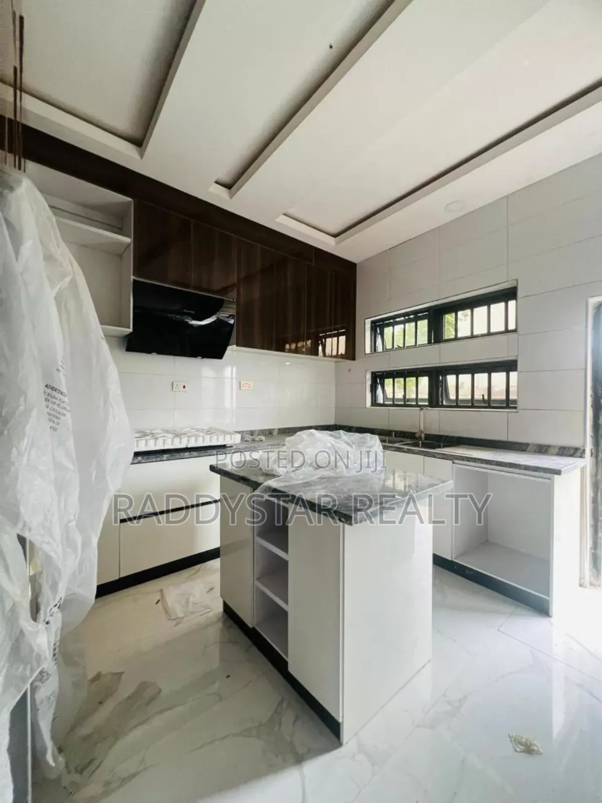 5bdrm Duplex in Adeniyi Jones for sale in Adeniyi Jones