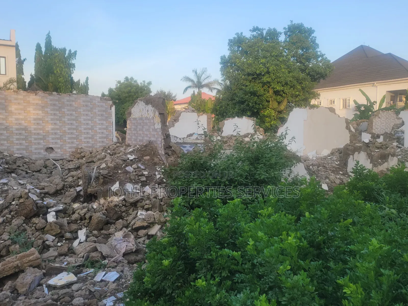 1400sqm Residential Land for Sale in a Fully Developed Area in Asokoro