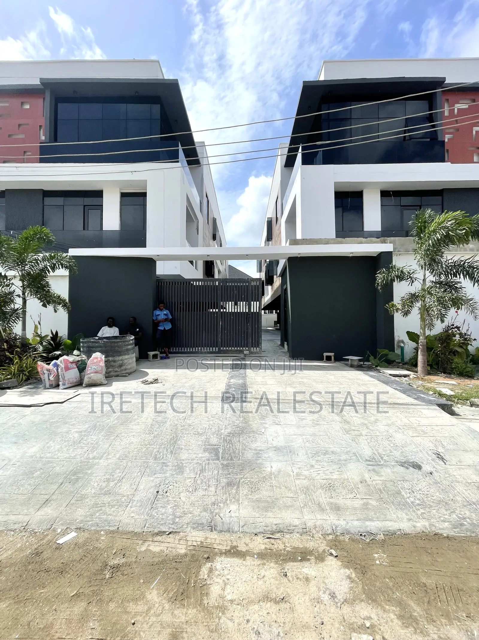 4bdrm Townhouse/Terrace in Lekki Phase 1 Lagos for sale in Lekki