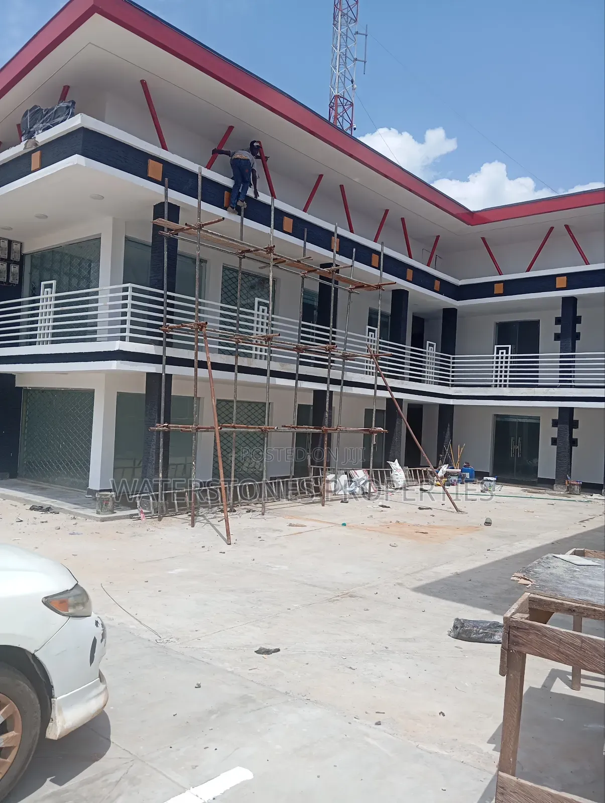 Shop Space Go Let in Asaba in Oshimili South