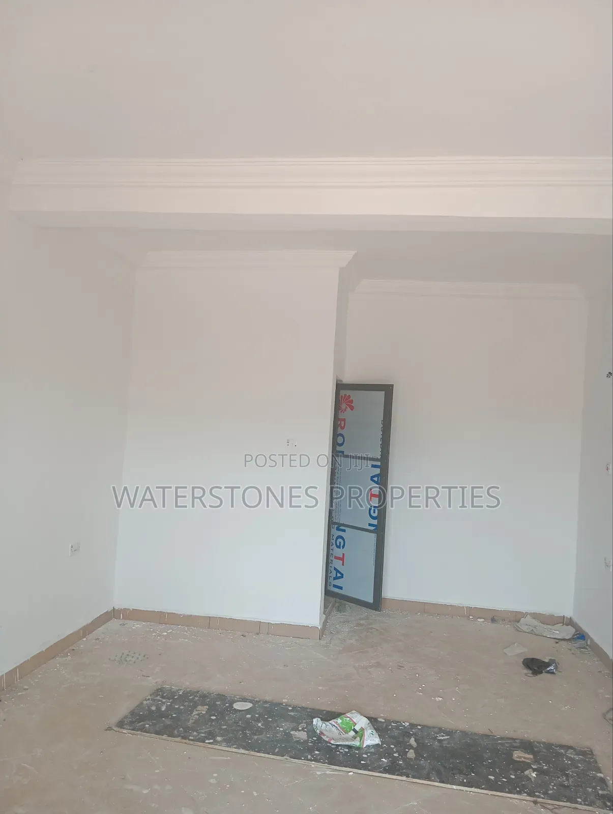 Shop Space Go Let in Asaba in Oshimili South