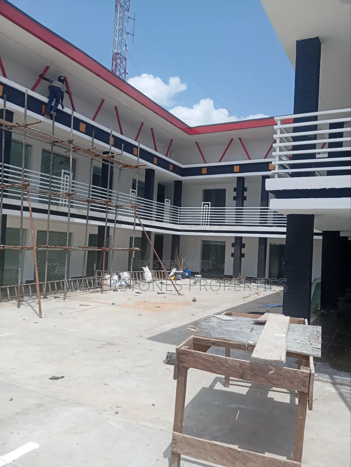 Shop to Let in Asaba in Oshimili South