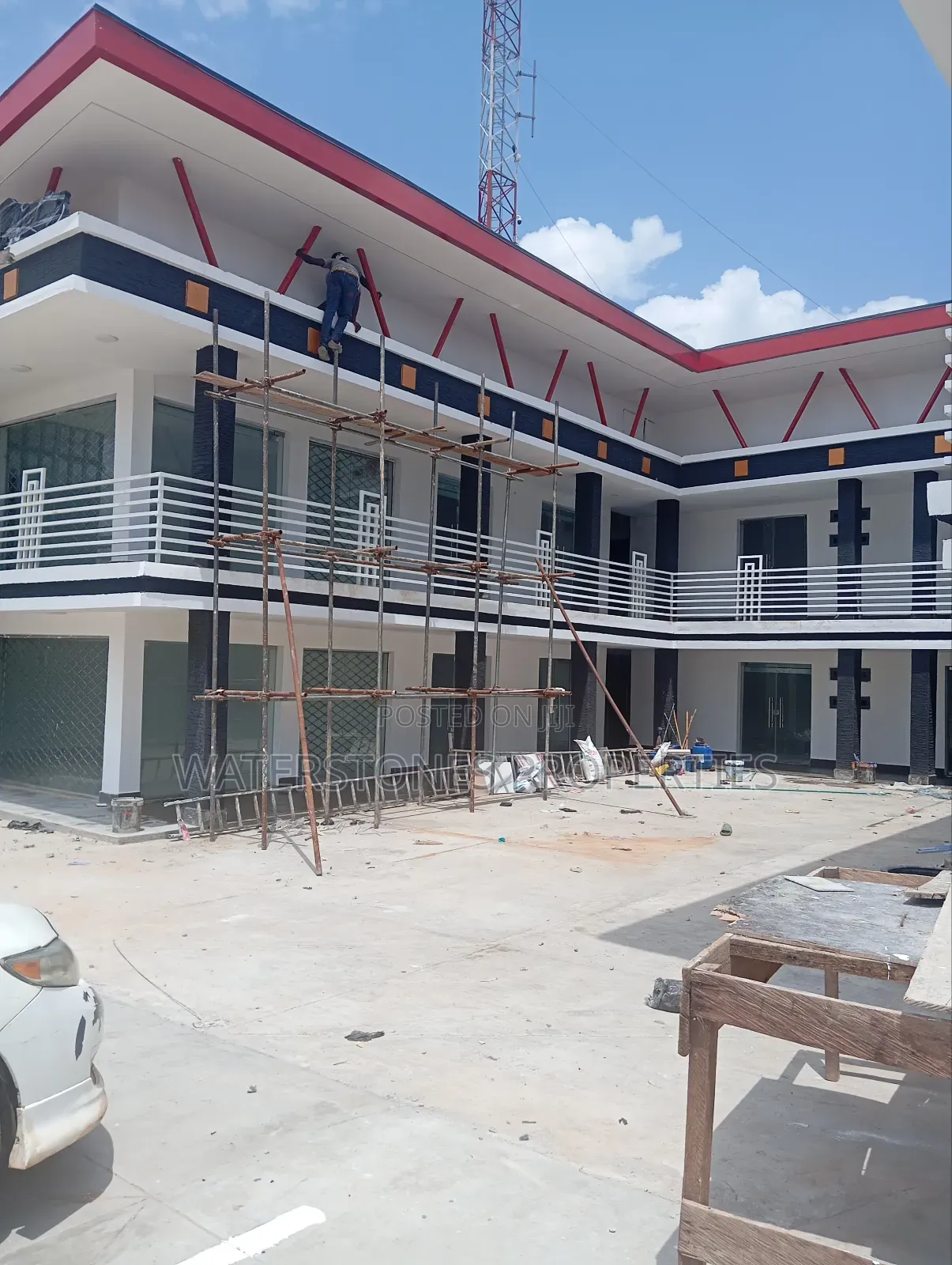 Shop to Let in Asaba in Oshimili South