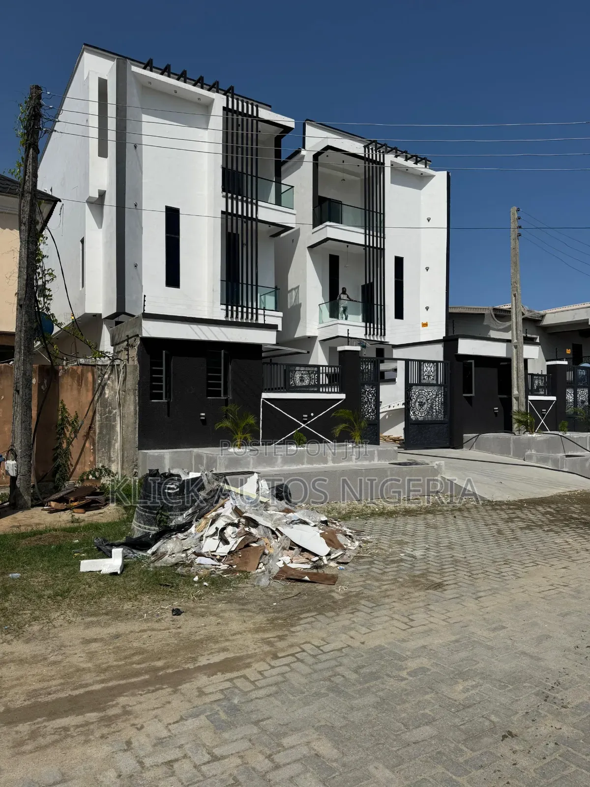 5bdrm Duplex in Ikota for sale in Ikota
