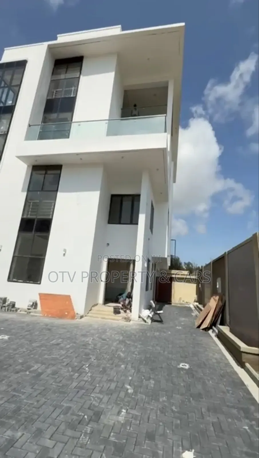 Furnished 6bdrm Duplex in Banana Island for sale in Banana Island