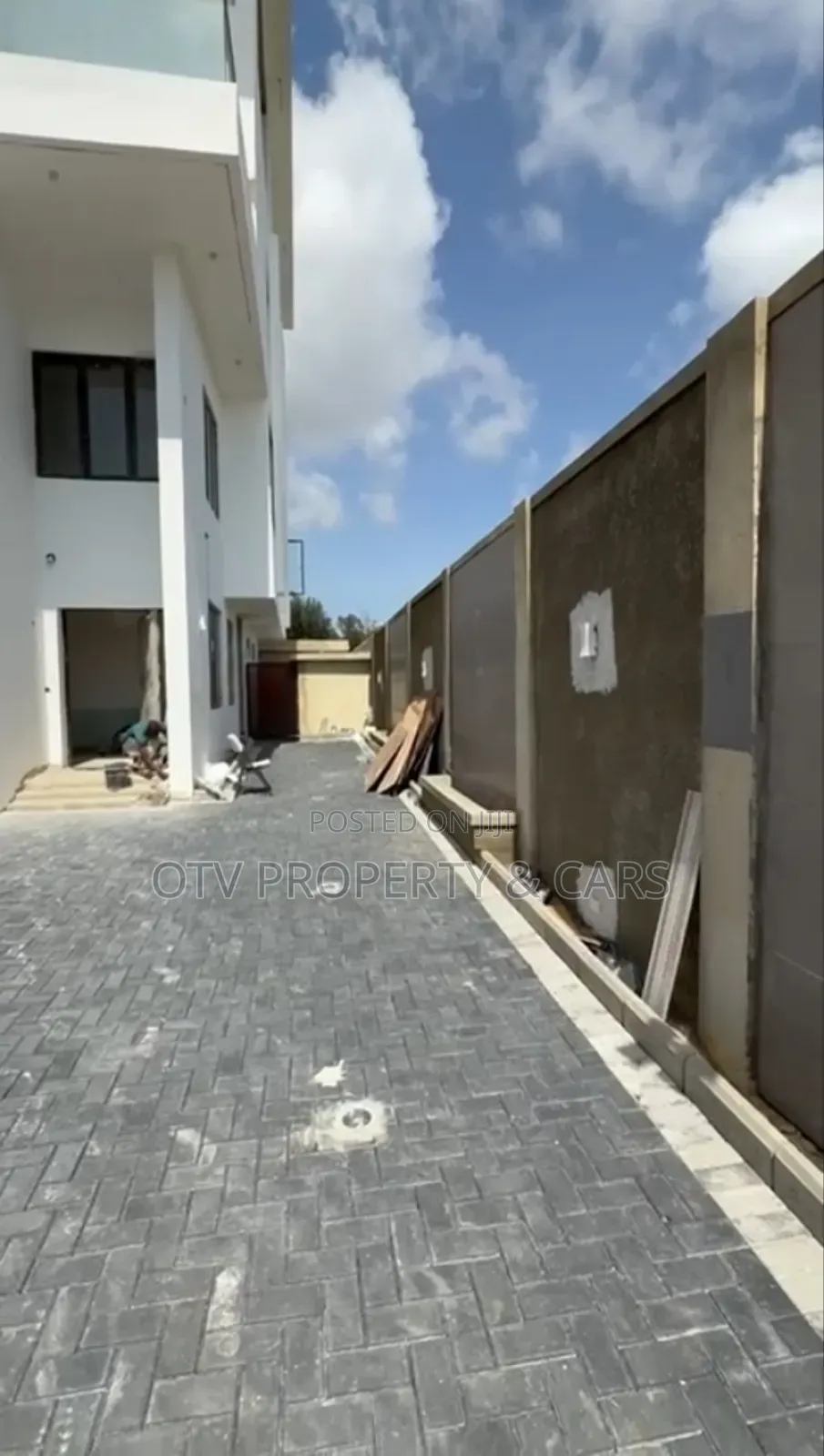Furnished 6bdrm Duplex in Banana Island for sale in Banana Island