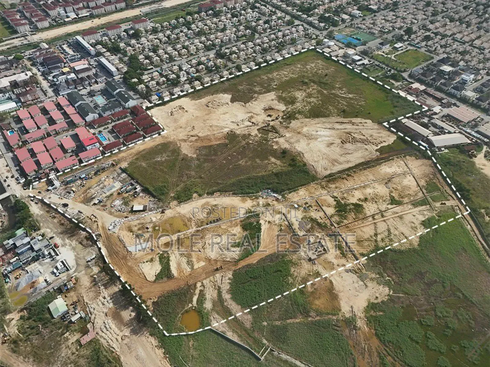 320-1094 SQM Plots Chevron Driv Maidson Garden Gated Estate in Chevron