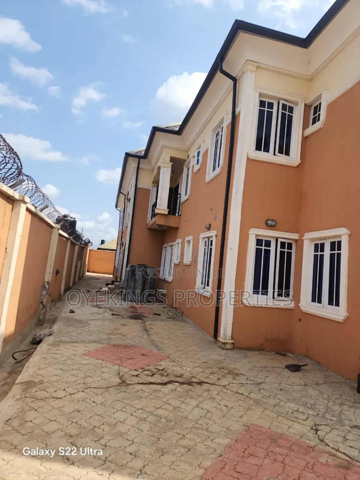 3bdrm Block of Flats in Promise Land, Akala Express for sale in Akala Express