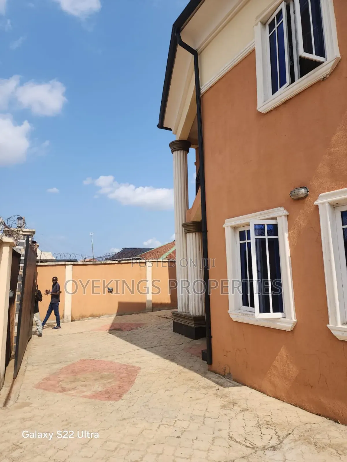 3bdrm Block of Flats in Promise Land, Akala Express for sale in Akala Express