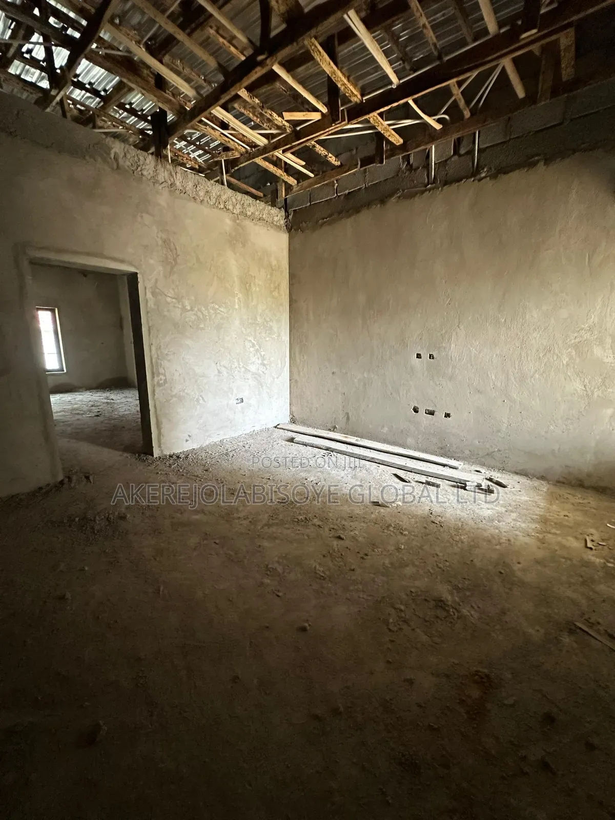 4bdrm Duplex in Lifecamp Main for sale in Life Camp
