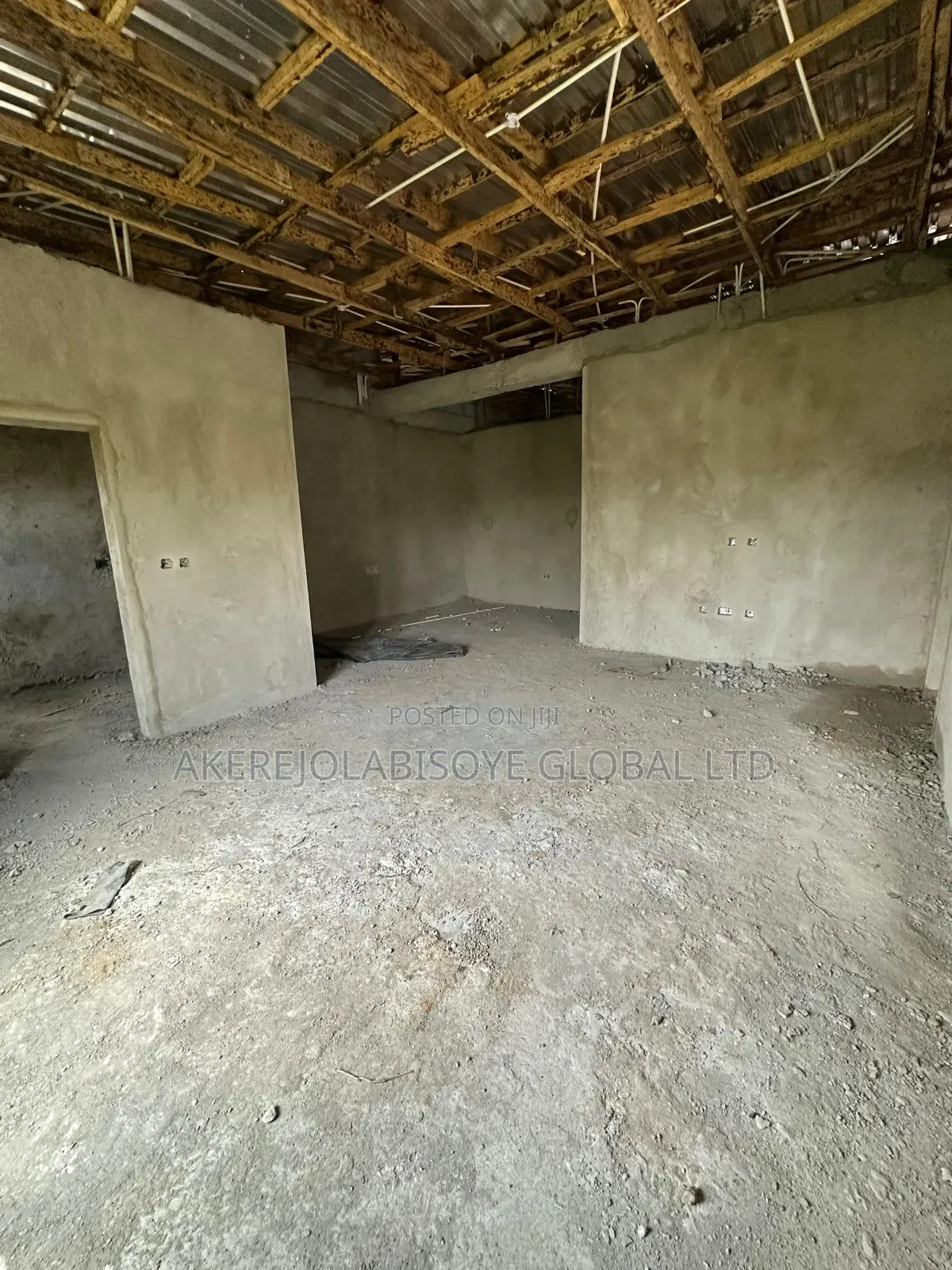 4bdrm Duplex in Lifecamp Main for sale in Life Camp