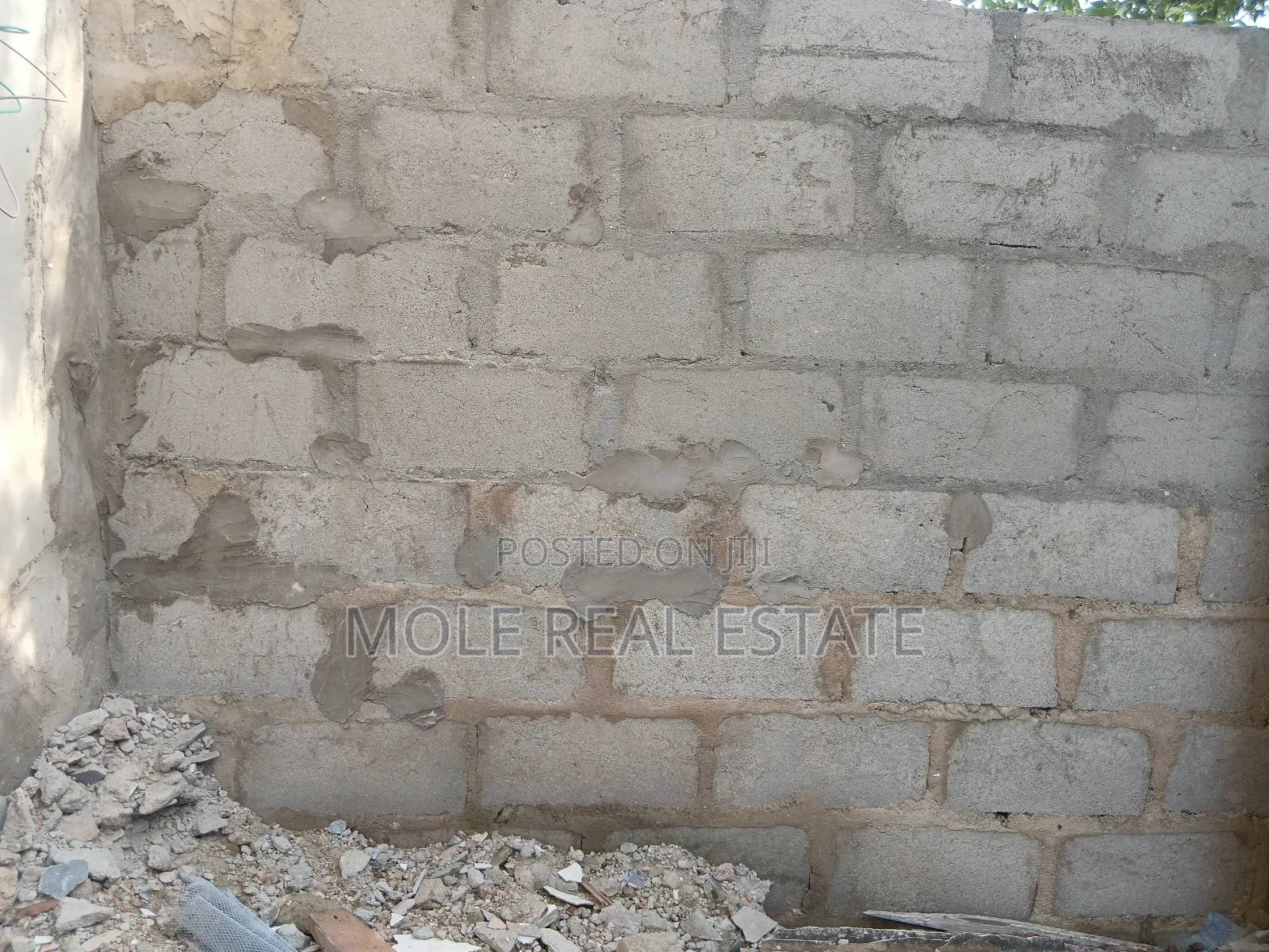 60/120ft (Full Plot) Distress Sal Custom B/S Abaranje Ikotun in Abaranje