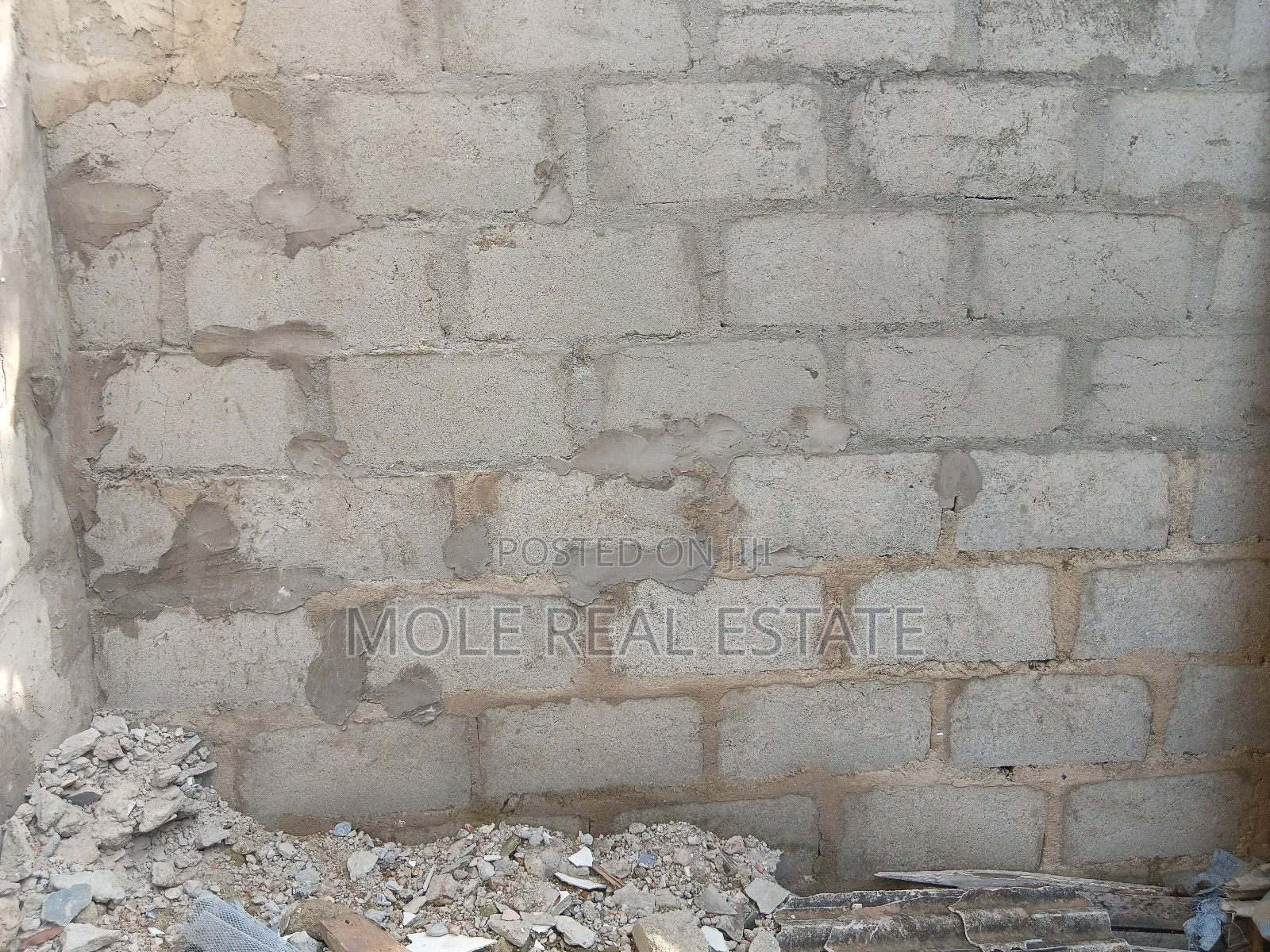 60/120ft (Full Plot) Distress Sal Custom B/S Abaranje Ikotun in Abaranje