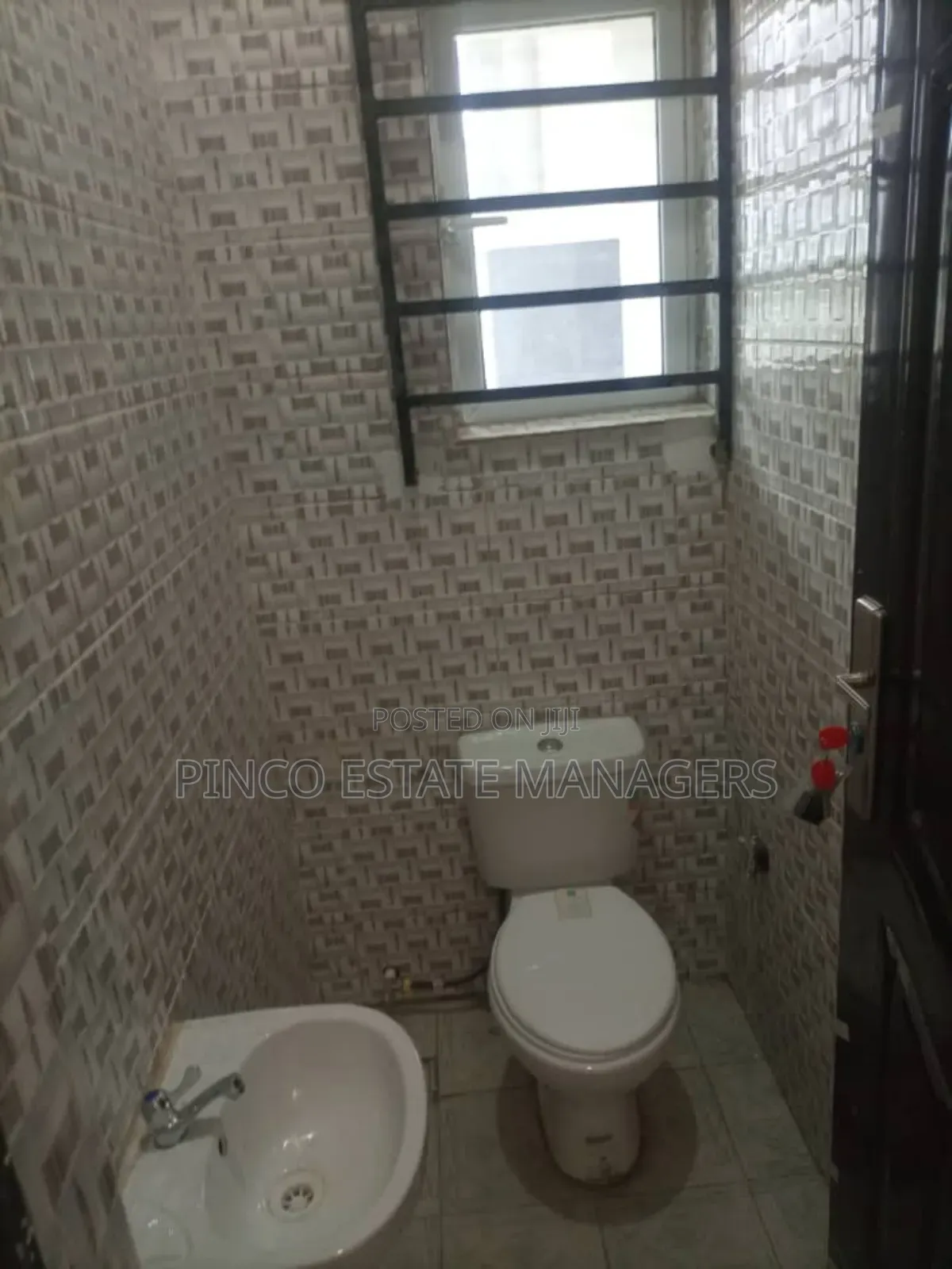 3bdrm Bungalow in Efab City Estate, Life Camp for sale in Life Camp