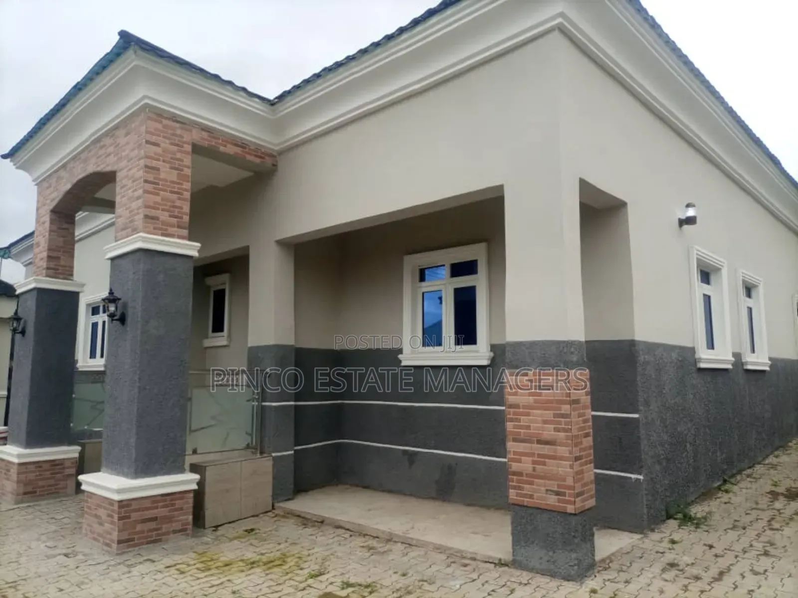 3bdrm Bungalow in Efab City Estate, Life Camp for sale in Life Camp
